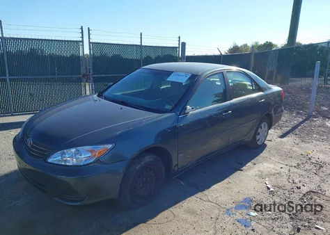 2004 Toyota Camry Le z USA, uszkodzony, nr VIN 4T1BE32K04U332508